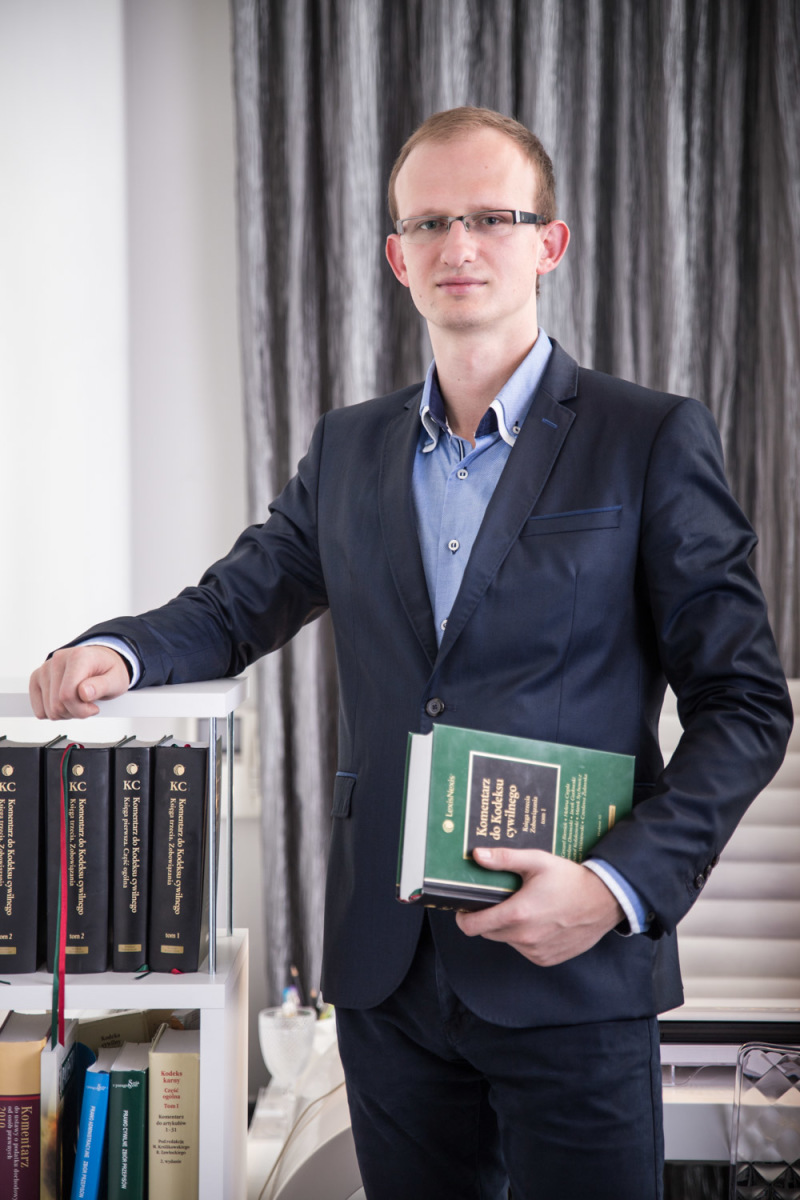 Fotografia biznesowa, portrety pracowników, fotografia dla firm, wizerunek profesjonalisty, zdjęcia biznesowe